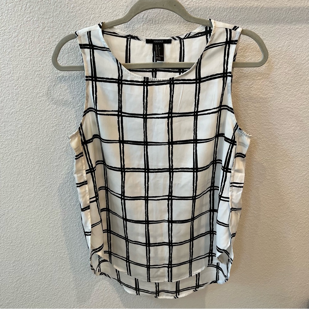 💗FOREVER 21 White and Black Tank Top